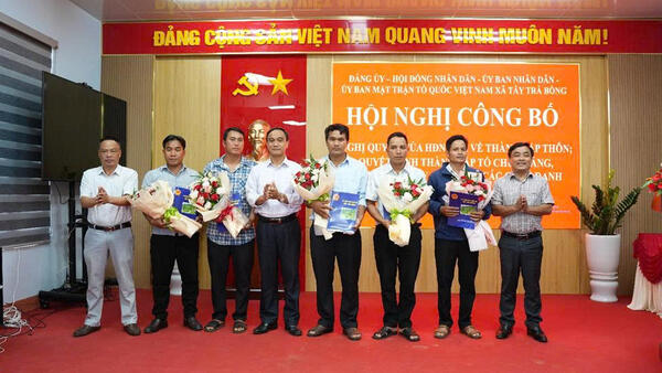 XÃ TÂY TRÀ BỒNG CÔNG BỐ CÁC NGHỊ QUYẾT, QUYẾT ĐỊNH VỀ VIỆC SẮP XẾP, TỔ CHỨC LẠI THÔN